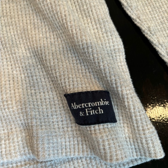 Men’s Abercrombie thermal - Picture 2 of 3